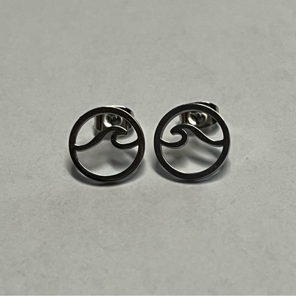 Wave Beach Earring Studs in Silver
